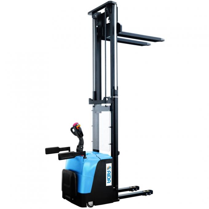 মোটরযুক্ত বৈদ্যুতিক স্ট্যাকার লিফট 5500mm উচ্চতা পিএলসি নিয়ন্ত্রণ স্বয়ংক্রিয় বৈদ্যুতিক পৌঁছানোর স্ট্যাকার 2